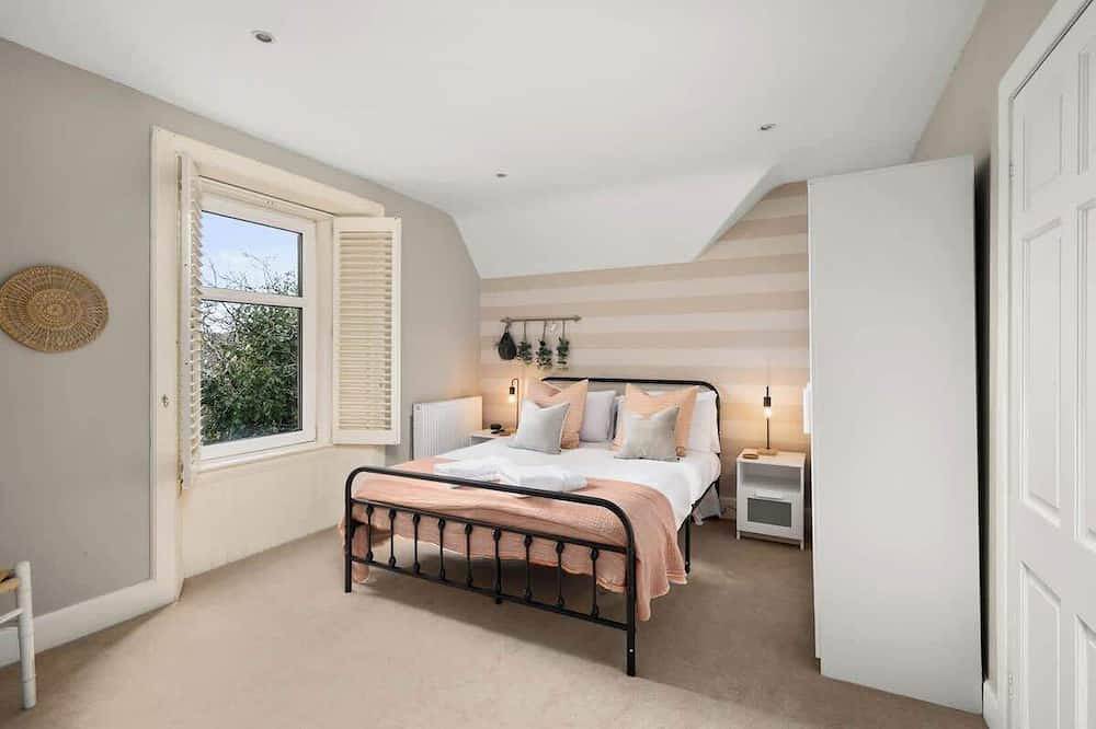 Gilmore House - 5 Bedroom Home With Hot Tub in Blairgowrie (Perthshire), Perthshire