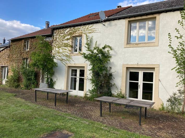 Holiday Home 'La Grande Maison' with Private Terrace, Private Garden and Wi-Fi in Ardennerna