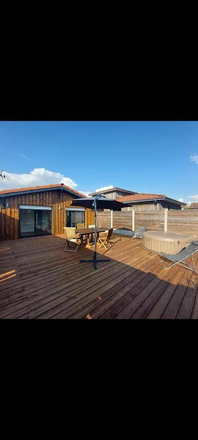 Chalet pour 6 personnes, avec terrasse et jacuzzi, animaux acceptés