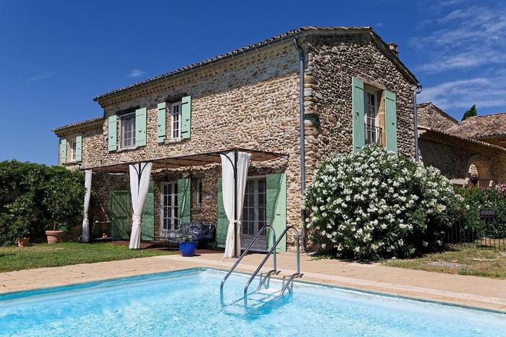 Chambre d’hôte pour 2 personnes, avec Terrasse et Jardin ainsi que Piscine et Vue