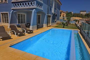 Cottage pour 8 personnes, avec jardin ainsi que vue et piscine, animaux acceptés à Mafra