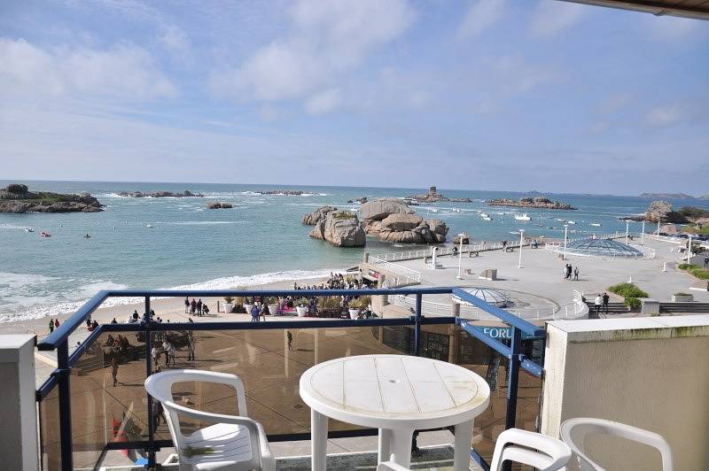 Appartement entier, Appartement avec vue exceptionnelle sur mer, face au Coz Pors à Tregastel in Coz-Pors, Trégastel