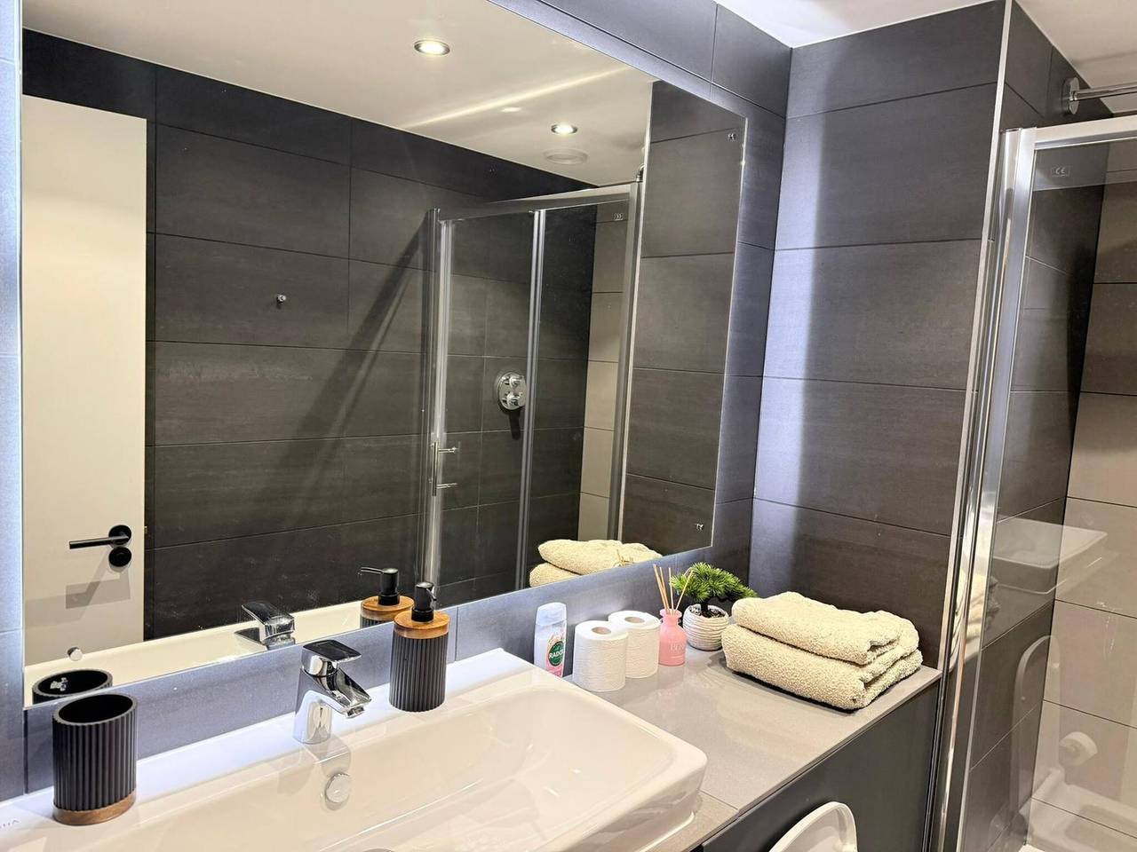 Ganze Wohnung, 2 Schlafzimmer mit Bad im Stadtzentrum für längere Aufenthalte in Greater Manchester