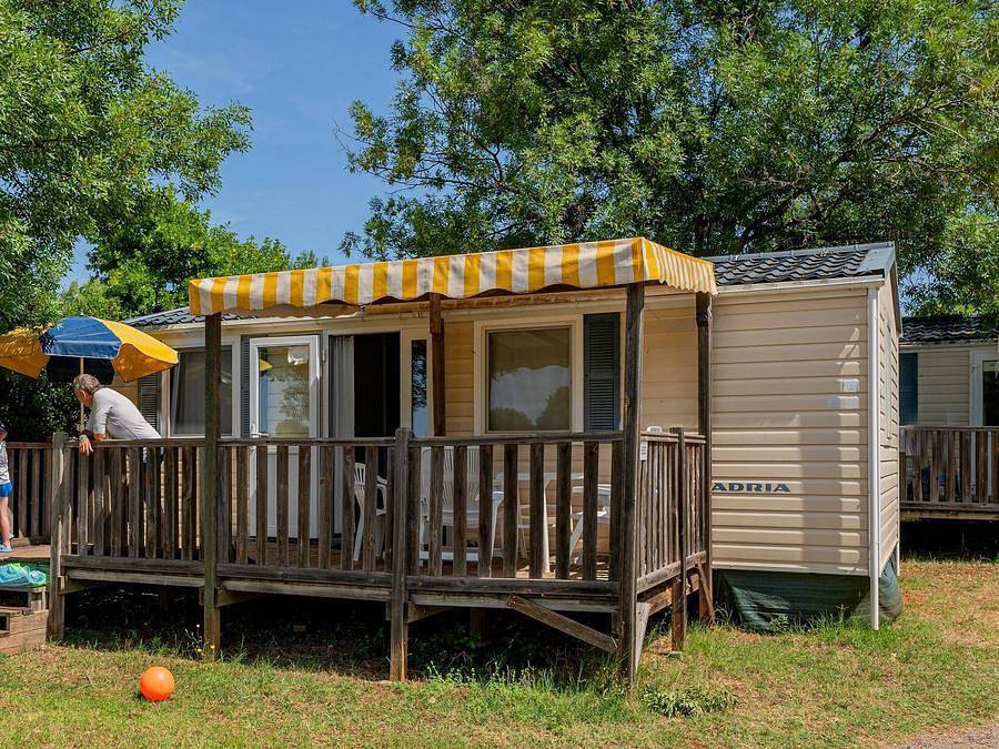 Camping Village Le Fayolan - Mobilhome 6 personas - Mobil-home | Confort | 3 Dormitorios | 6 Pers. | Terraza elevada | Aire acondicionado in Clairvaux-les-Lacs, Jura