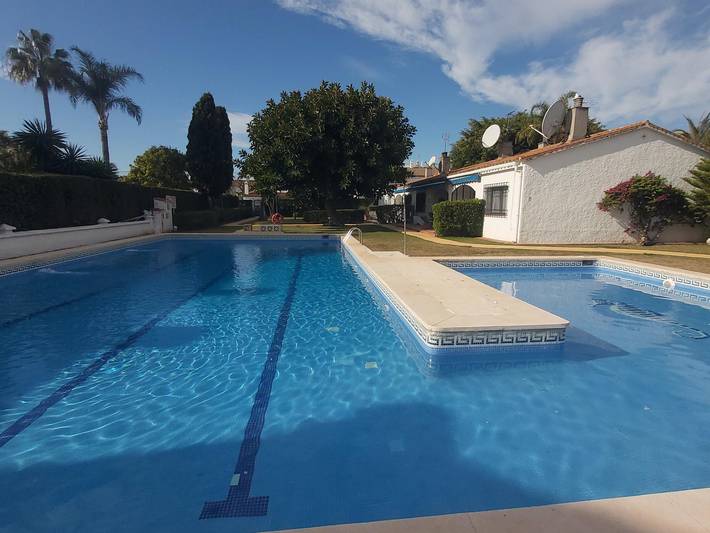 Villa pour 4 personnes, avec terrasse ainsi que piscine et jardin à Marbella - 2