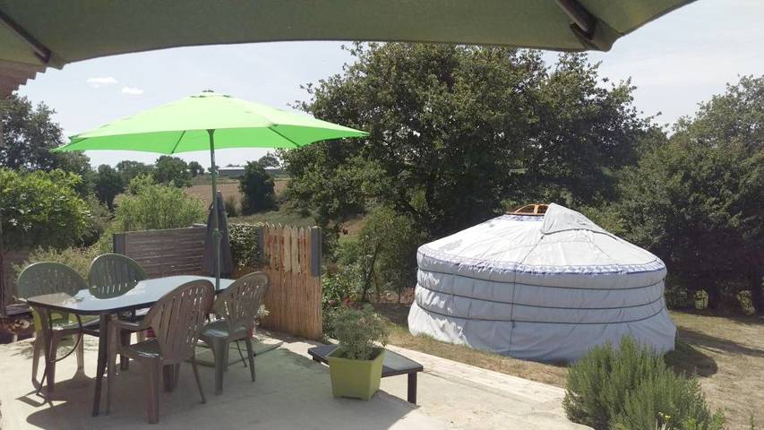 Gîte pour 4 personnes, avec jardin ainsi que piscine et vue, animaux acceptés à Thorigny