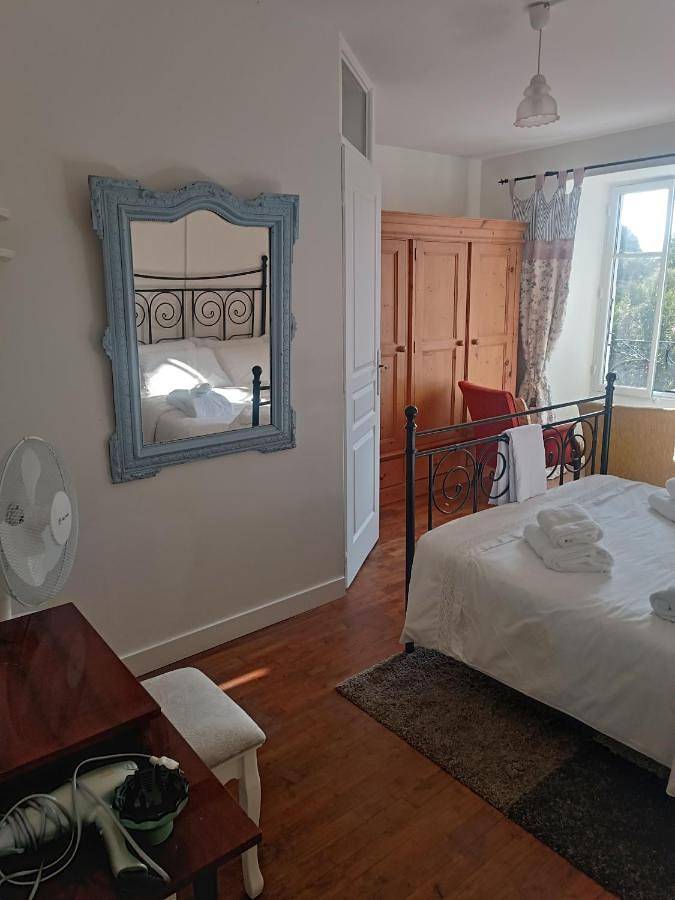 Location de vacances pour 3 personnes, avec vue et jardin à Chef-Boutonne - 4