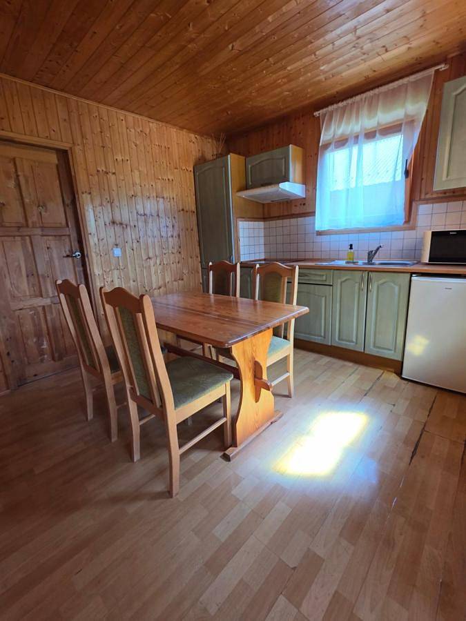 Gîte pour 5 personnes, avec vue ainsi que terrasse et piscine, animaux acceptés dans Grand lac de Laffrey - 2