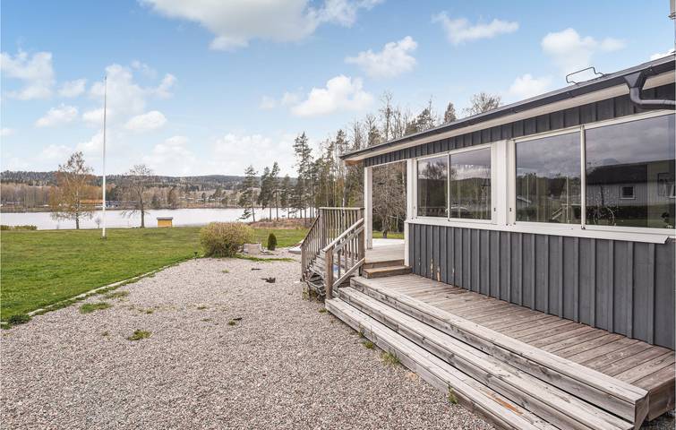 Hus för 8 Personer med trädgård in Dalsland