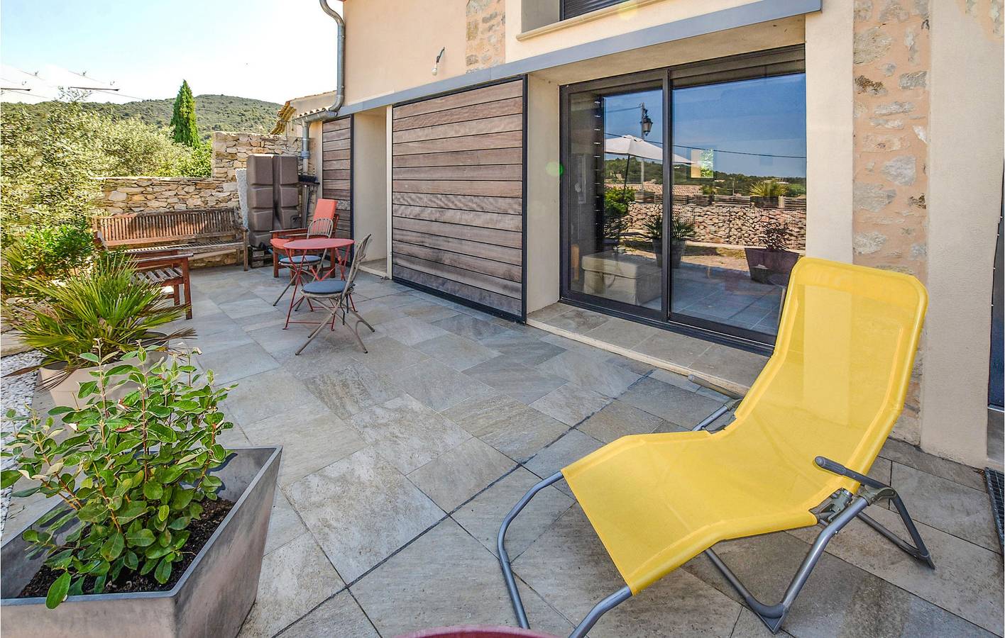 Appartement avec vue sur la montagne, parking et télévision in Mollans-sur-Ouvèze, Région de nyons