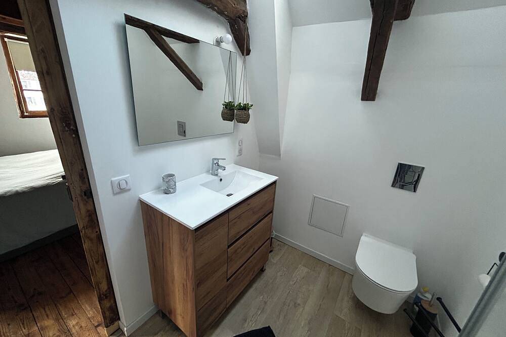 Small village house in Beaulieu-sur-Dordogne, Massif Central