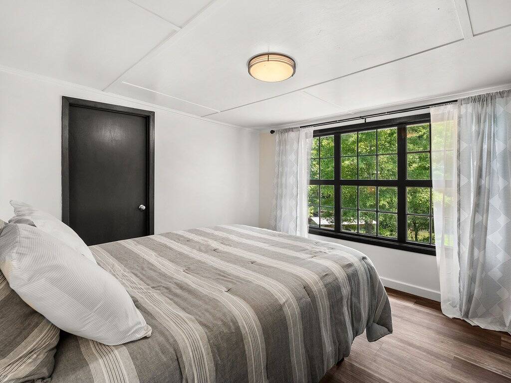 Pleasure Point Place Waterfront Cottage in Toledo Bend Reservoir