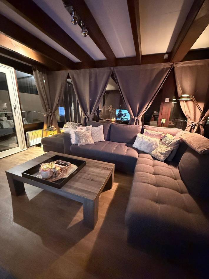 Vakantiehuis voor 5 personen, with sauna and whirlpool as well as terras and tuin in Stavenisse