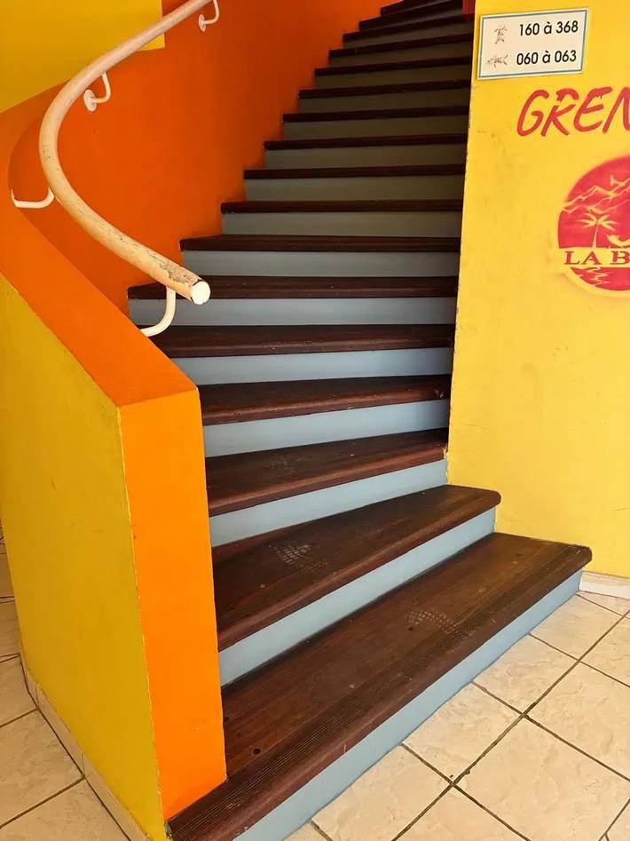 Gîte pour 3 personnes, avec balcon et piscine à Tartane - 4