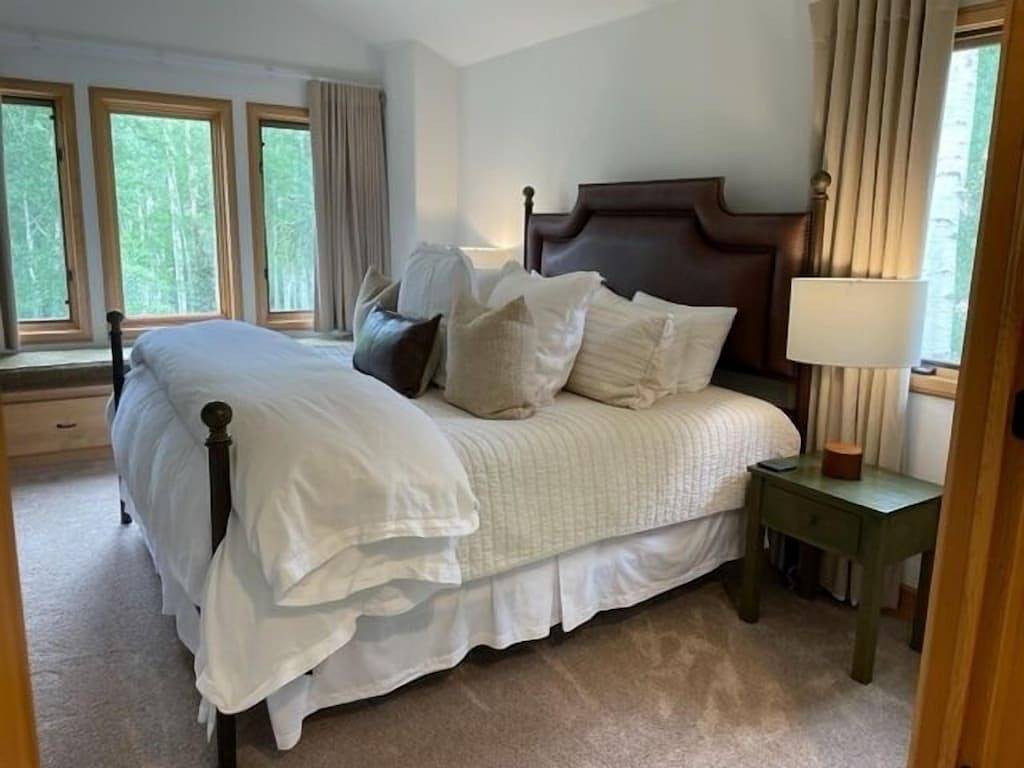 3 Bdr/3 Ba Deluxe Aspen Ridge Townhome, Just Steps from Skiing in Mountain Village, Telluride Ski Resort