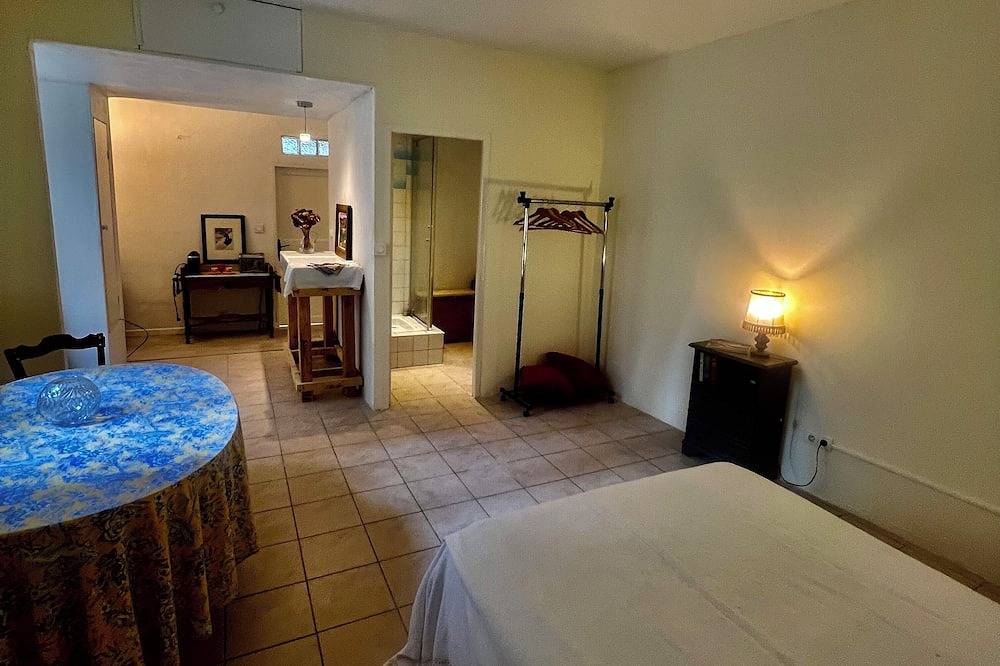 Appartement entier, Studio dans un village de charme in Chalabre, Région de Limoux