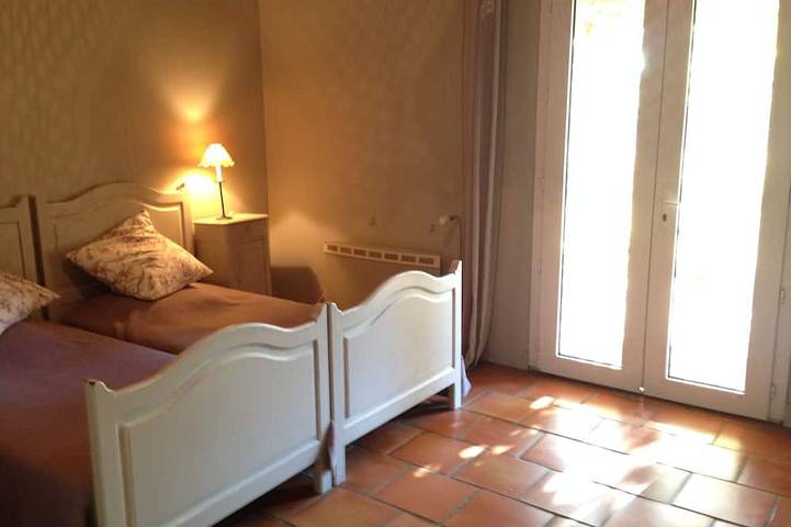 Gîte pour 7 personnes, avec terrasse, animaux acceptés à L'Isle-Jourdain - 3