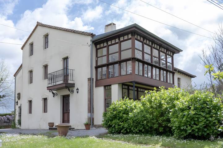 Casa Montañesa en Medio Cudeyo in Medio Cudeyo, Costa de Cantabria