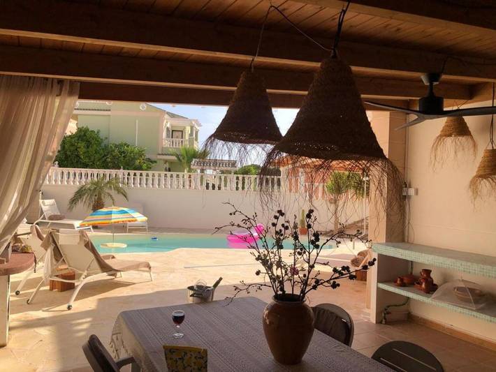 Casa rural para 6 personas, con jardín y piscina en Santa Pola