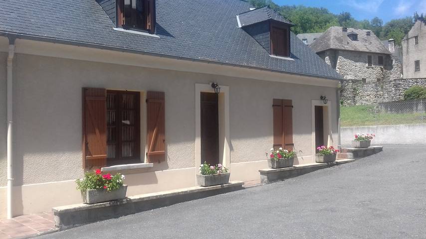Gîte pour 5 personnes, avec terrasse et jardin dans les Hautes-Pyrénées - 2