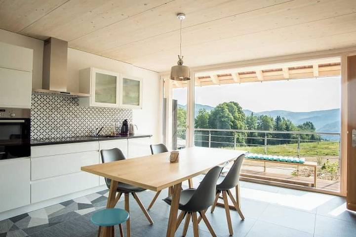 Gîte pour 6 personnes, avec balcon dans Saint-Ursanne
