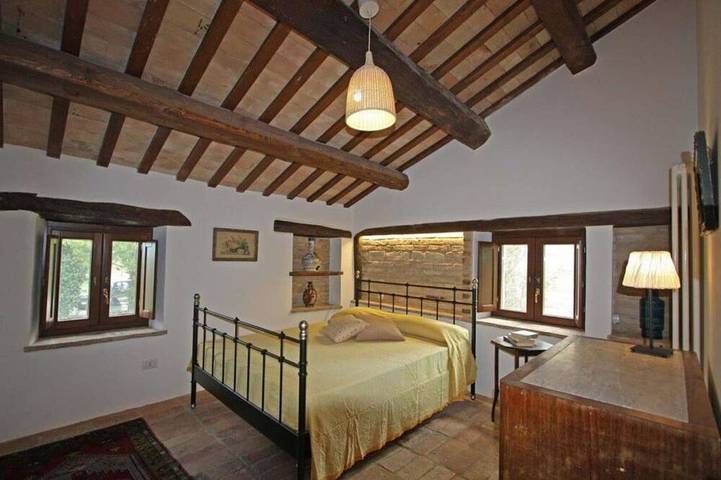 Caratteristica villa indipendente con piscina privata, A/C, Wifi, Tv e vista panoramica in Montegiorgio, Provincia di Fermo