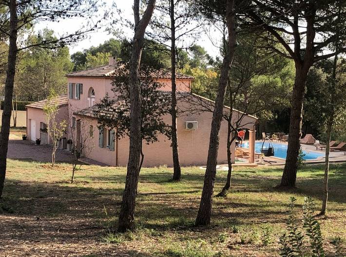 Chambre d’hôte pour 2 personnes, avec Terrasse ainsi que Jardin et Piscine
