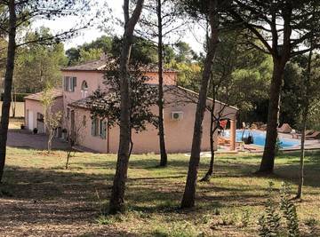 Chambre d’hôte pour 2 personnes, avec jardin et piscine à Carcassonne