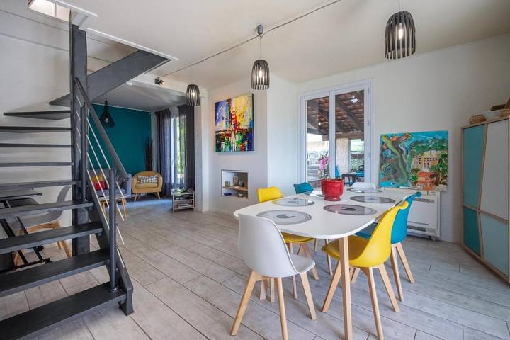 Villa pour 6 personnes, avec jardin et vue, adapté aux familles dans Calanques - 4