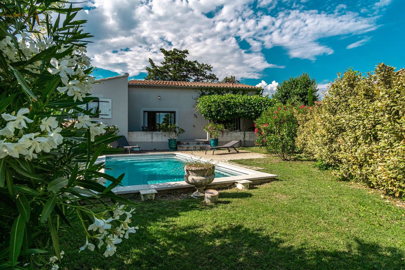 La Verdière -  Contemporary house with garden and private pool in L'Isle-sur-la-Sorgue, Vaucluse