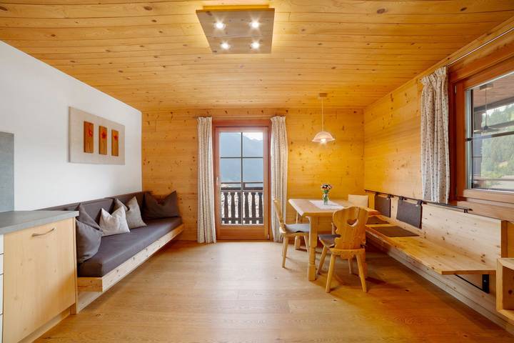 Ferienwohnung für 3 Personen, mit Balkon und Garten in Burggrafenamt - 2
