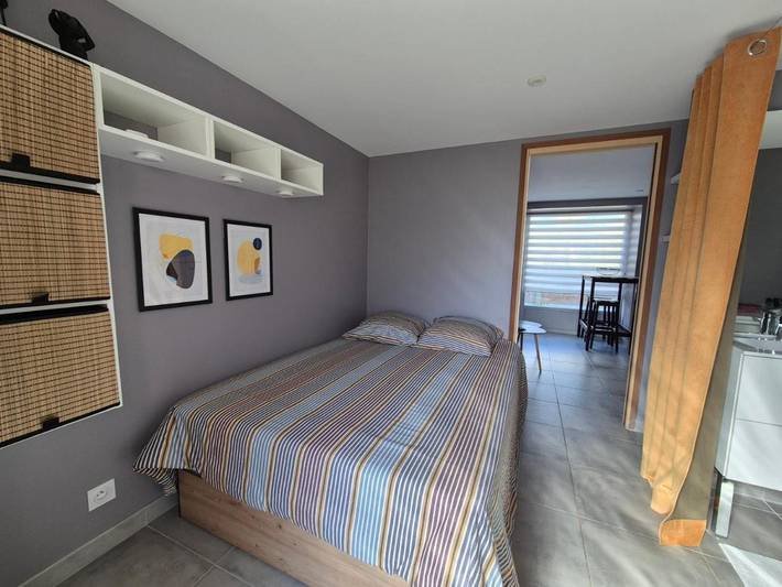 Gîte pour 2 personnes, avec terrasse à Vasteville