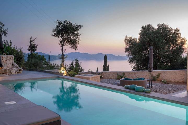 Villa mit pool für 4 Personen, mit Garten in Griechenland