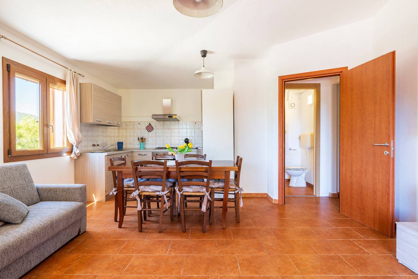 Ganze Wohnung, Apartment „Casa delle Mimose mit Terrasse“ mit privater Terrasse, Wlan und Klimaanlage in Buoncammino, Ogliastra Provinz