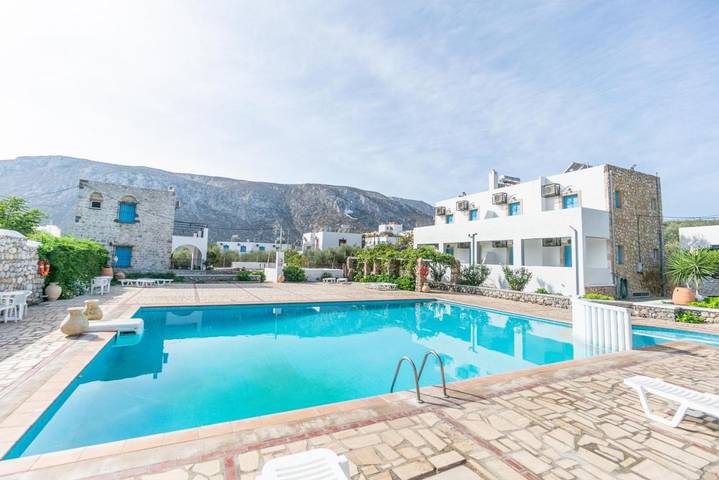 Appart’hôtel pour 2 personnes, avec Balcon et Terrasse ainsi que Jardin et Piscine