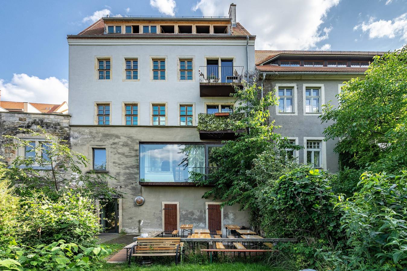 Ganze Wohnung, Ferienwohnung 'Feher' mit Bergblick, Wlan und Balkon in Pirna, Elbsandsteingebirge