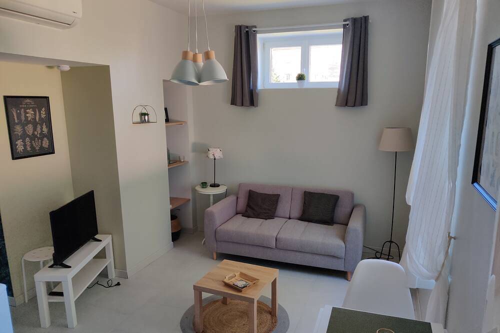 Appartement entier, Meublé \"Côté Jardin\" tout confort, station thermale de Contrexéville in Contrexéville, Neufchâteau