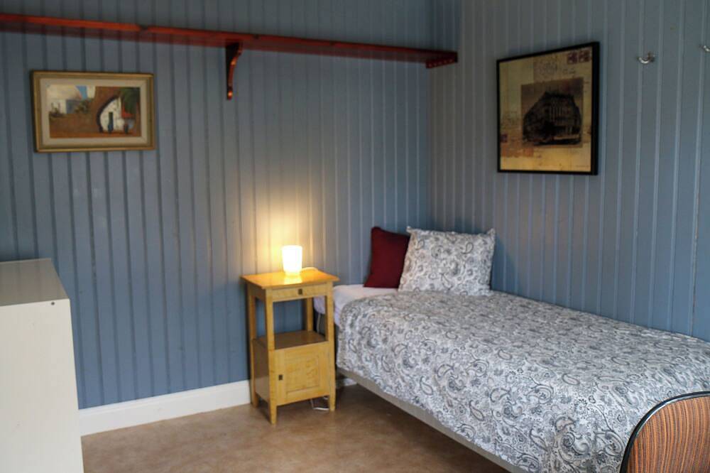 Spacious Farmhouse – Skiing, Forest & Town. Pet-friendly! in Jämtland