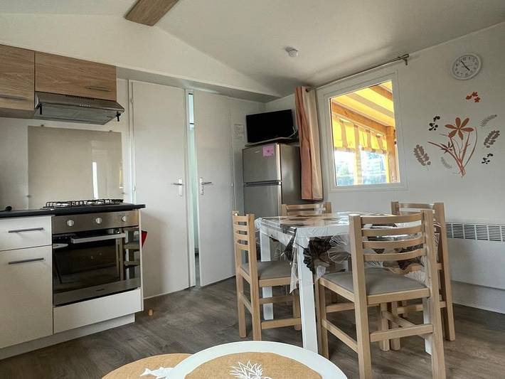 Tour Opérateur et particuliers sur camping Les Charmettes -  Funpass non inclus - Mobilheim 4 personen - Cc 921 - 32m2 - 2 Ch - Klima - Waschmaschine in Les Mathes, Côte de Beauté