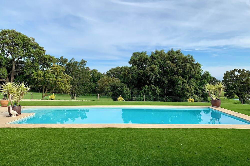 Luxury Villa - On Peralada 18 Hole Golf Course - Costa Brava - Private Swimming Pool in Peralada, Upper Empordà
