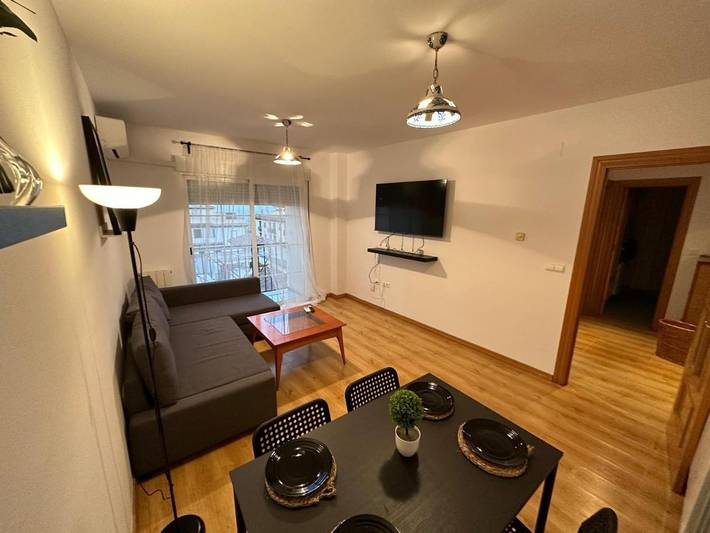 Apartamento para 4 personas, con Balcón y Vistas en La Zubia