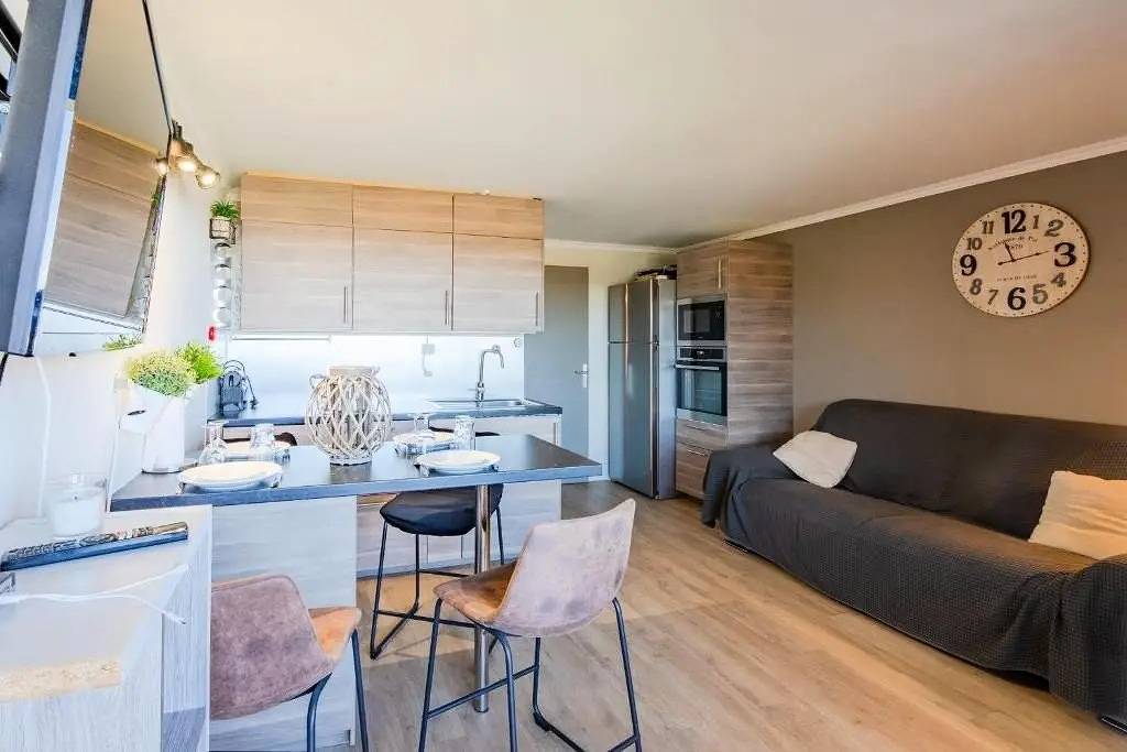 Appartement entier, Appt Vue Mer  Accès Direct Plage & Piscine Gassin in Port Cogolin, Gassin