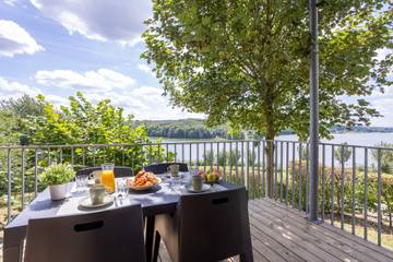 Gîte pour 6 personnes, avec terrasse à Eppe-Sauvage