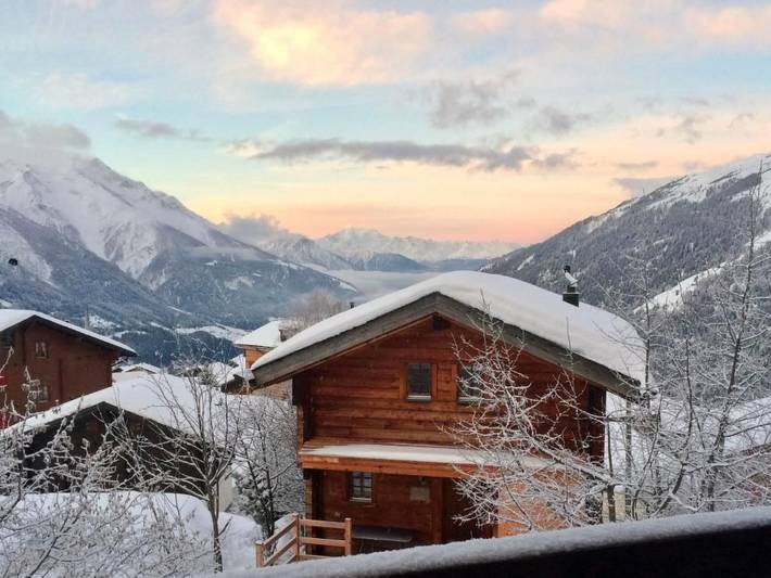 Ferienhaus für 6 Personen, mit Balkon und Terrasse sowie Garten in Bellwald