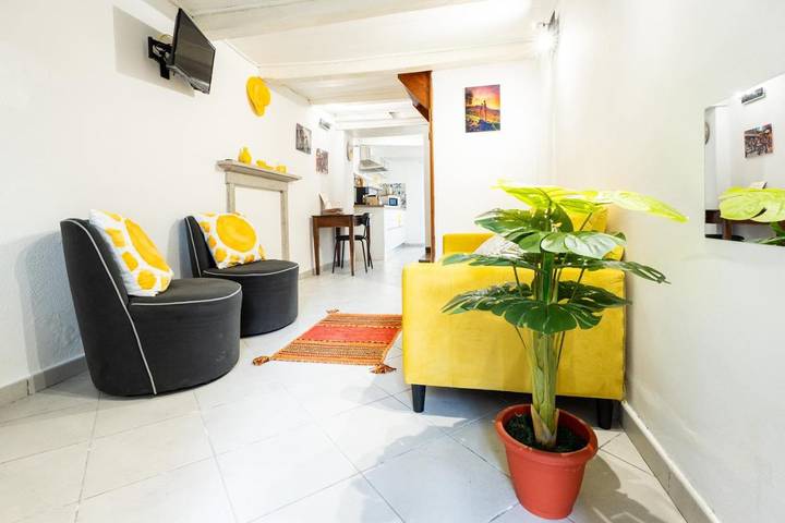 Gîte pour 6 personnes, avec jardin et vue, animaux acceptés à Schignano