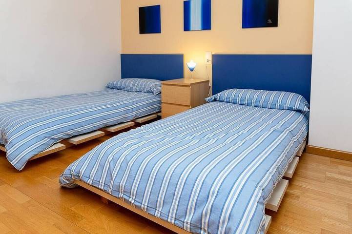 Ganze Wohnung, Großzügige 3-Zimmer-Wohnung mit Parkplatz, 15 Min. zum Skigebiet in Vallnord