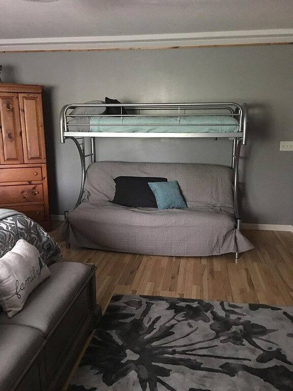 Ganze Wohnung, Wohnungseinstellung mit nettem Stil des Landes in Taylors Falls, Chisago County