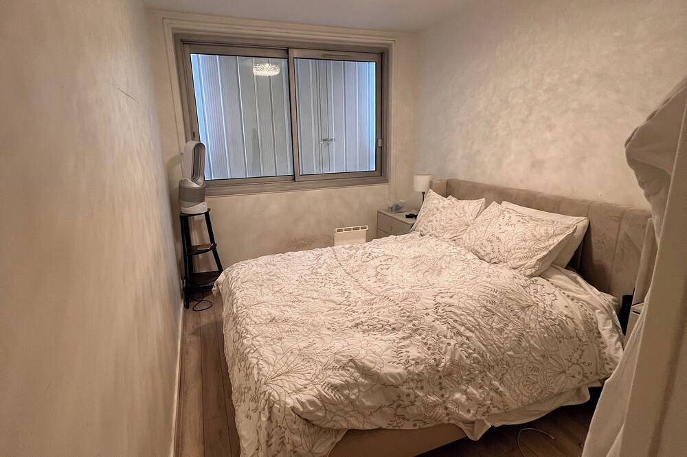 Appartement entier, A 2,1 km du Rer A St Germain en Laye . Dans un parc. Idéal famille. in Marly-le-Roi, Yvelines
