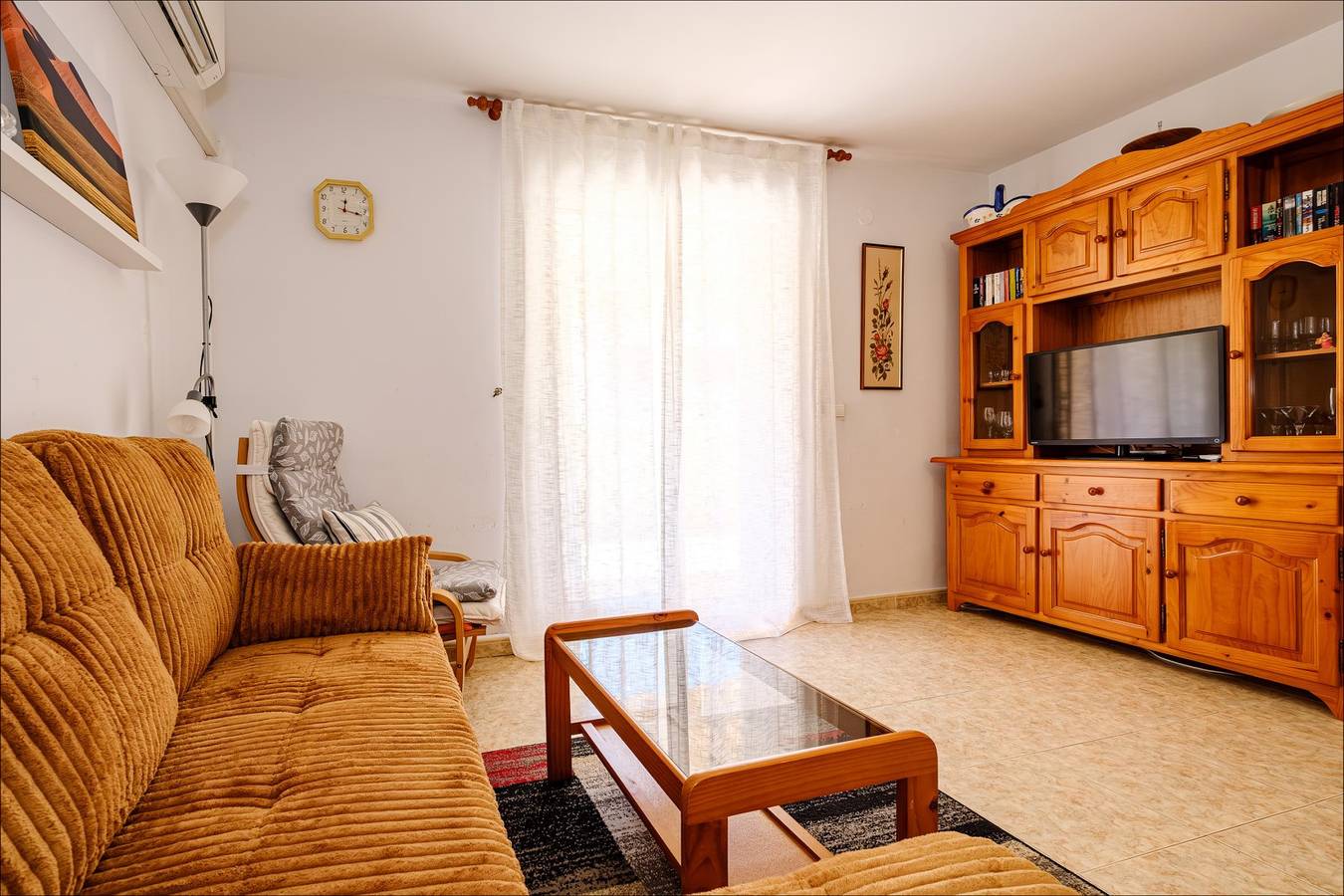 Apartment for 5 People in Torrevieja Centre, Torrevieja