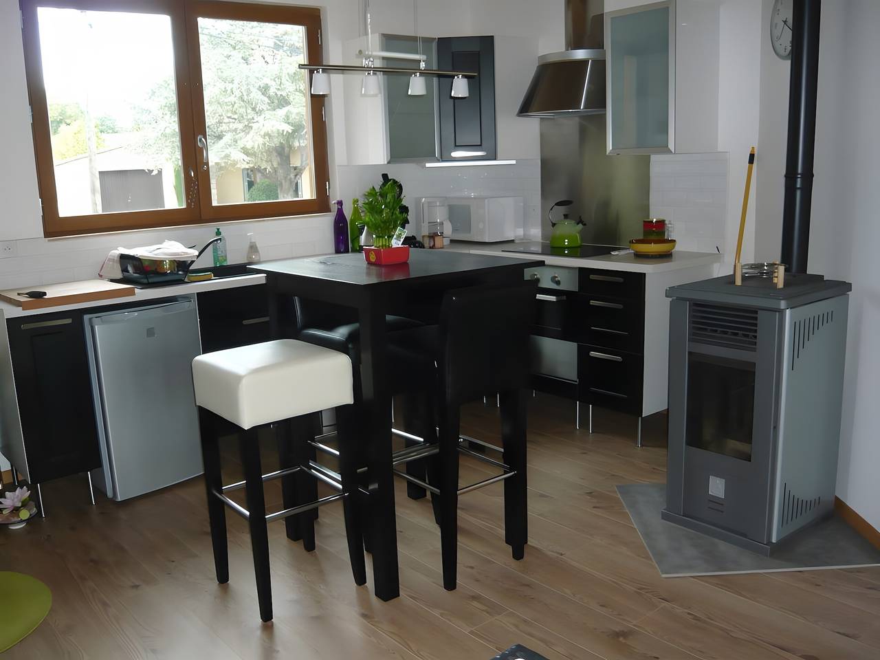 Cottage 'Bois' with Private Pool, Wi-Fi and Air Conditioning in Saint-Romain-en-Viennois, Parc naturel régional du Mont-Ventoux